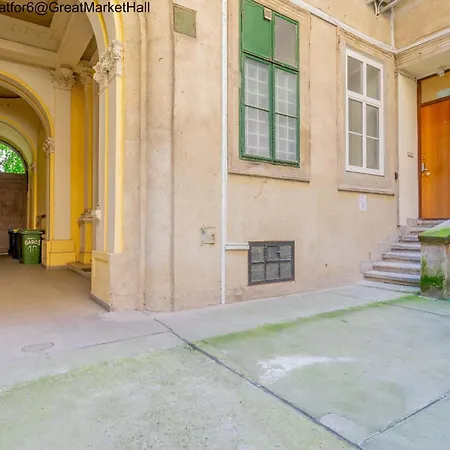 Spacious Apartment Budapest