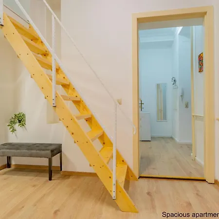 Spacious Apartman